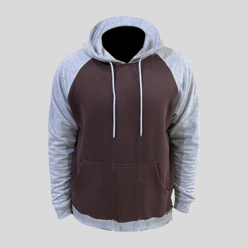 Top in soft hoodie fabric. Slightly looser fit and ribbing around the neckline, cuffs, and hem. Soft brushed inside.