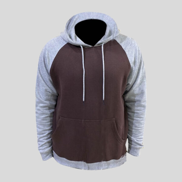 Top in soft hoodie fabric. Slightly looser fit and ribbing around the neckline, cuffs, and hem. Soft brushed inside.